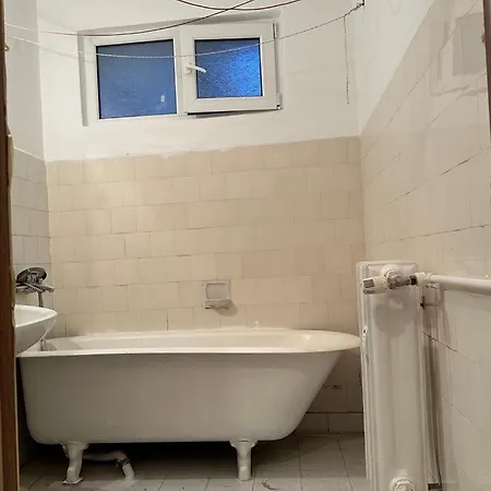 Apartment Cu Doua - *